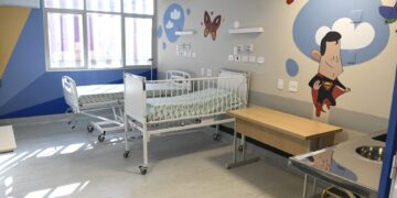 AACC entrega reforma do centro de tratamento de oncologia infantil no HR