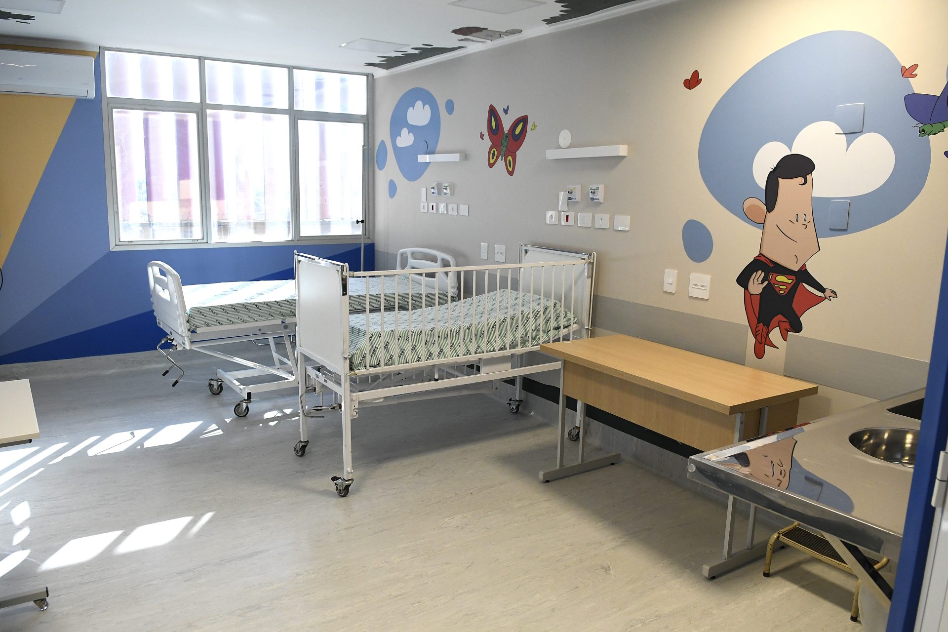 AACC entrega reforma do centro de tratamento de oncologia infantil no HR