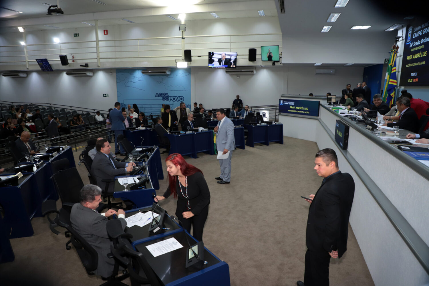 Vereadores analisam quatro projetos e três vetos na sessão desta quinta-feira