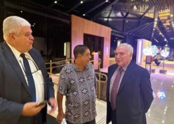 “Te conheço?”: Zeca Pagodinho não reconhece Temer após Marun “promover” encontro 