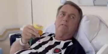 Bolsonaro volta a ser internado em Manaus para tratar de erisipela 