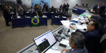 Vereadores aprovam oito projetos na sessão desta terça-feira