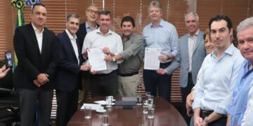 Polo Mundial de Celulose: governo entrega licença para instalação da fábrica da Arauco em MS