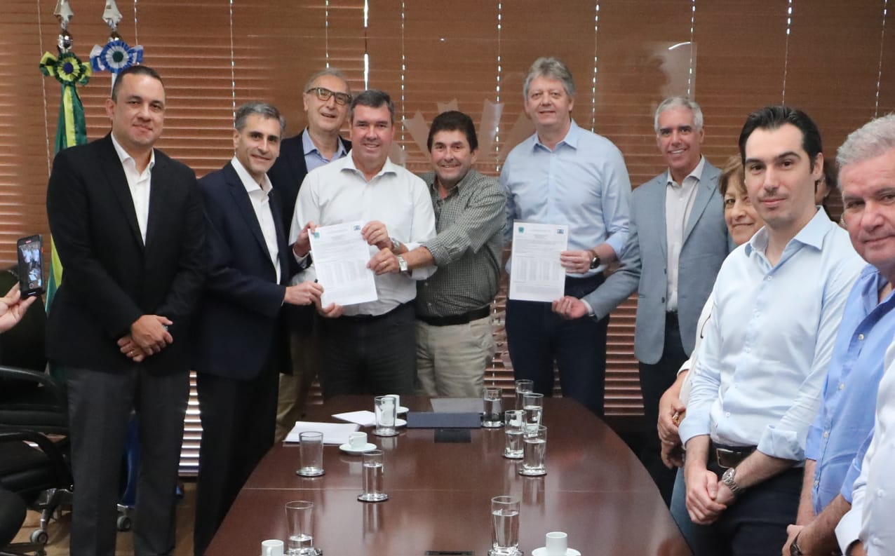Polo Mundial de Celulose: governo entrega licença para instalação da fábrica da Arauco em MS