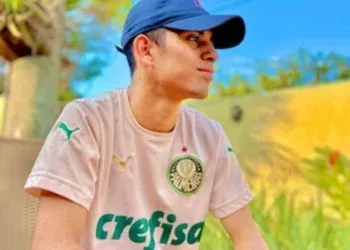 Solidariedade: Jovem descobre tumor no joelho e precisa arrecadar R$ 150 mil para realizar cirurgia 