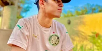 Solidariedade: Jovem descobre tumor no joelho e precisa arrecadar R$ 150 mil para realizar cirurgia 