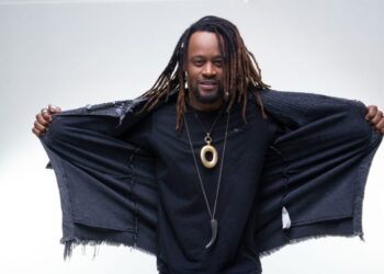 Toni Garrido é a atração do MS Ao Vivo deste domingo e show será ponto de coleta para o RS