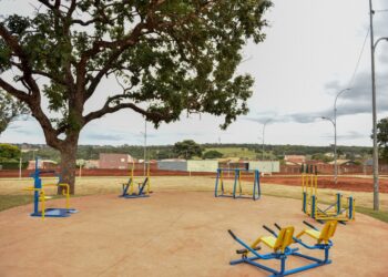 Prefeitura inaugura praça pública aguardada há anos por moradores do Monte Castelo 