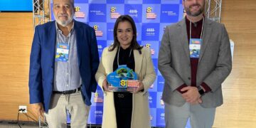 Prefeita Adriane recebe prêmio nacional por investir em Saneamento Básico em Campo Grande