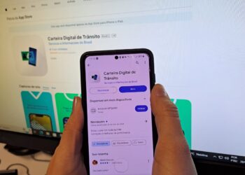 Documentos digitais, multas e passes de estacionamento: os principais motivos para ter CDT no celular
