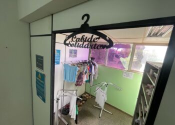 Cabide Solidário do Hospital Regional de MS precisa de doação de casacos para crianças