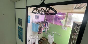 Cabide Solidário do Hospital Regional de MS precisa de doação de casacos para crianças