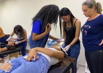 Procura profissionalização?  Prefeitura oferta cursos em diversas áreas para jovens da Capital