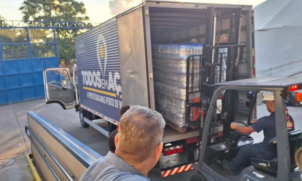 Prefeita Adriane mobiliza toneladas de doações para somar forças com CTG e ajudar vítimas do RS