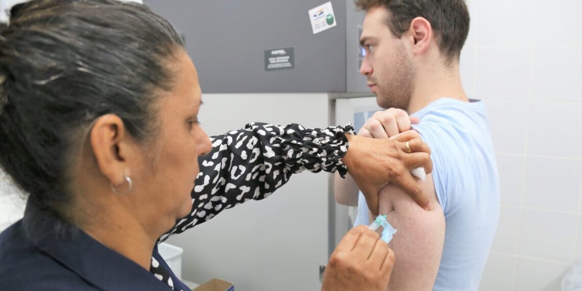 Atenção: Mutirão de vacinação acontece em unidades de saúde, supermercados e Parque das Nações Indígenas neste fim de semana