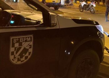 Adolescente furta  carro e é flagrado pela PM na rua em Dourados