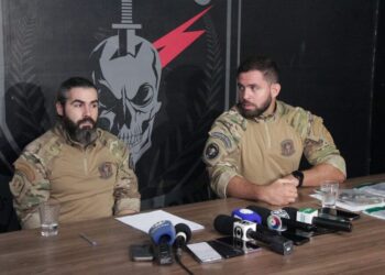 Pistoleiro que matou adolescentes por engano se apresenta no Garras