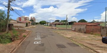 Jovem tem celular roubado, corre atrás do ladrão e acaba esfaqueado no São Francisco