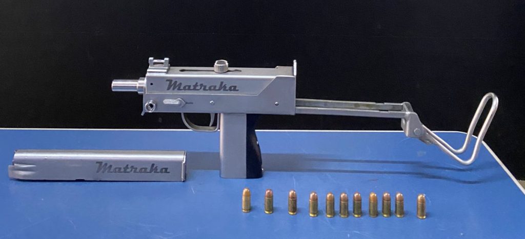 Homem é preso em flagrante com submetralhadora automática em Mundo Novo