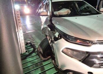 Mulher bate veículo na Ponte Velha em Aquidauana
