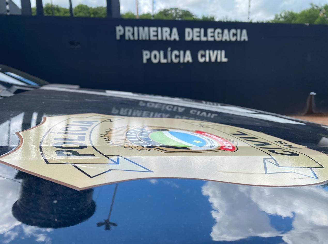 Com ciúmes do namorado, mulher parte para cima de ex-mulher com chutes e socos em Jardim