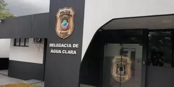 Mãe abandona crianças em casa sem comida para beber em Água Clara