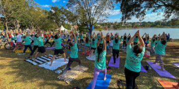 Festival promove bem-estar físico e mental com aulão de ioga no Parque das Nações Indígenas