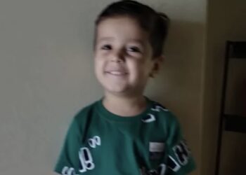 Menino de 3 anos m*rre engasgado com pedaço de bolo em creche em MS