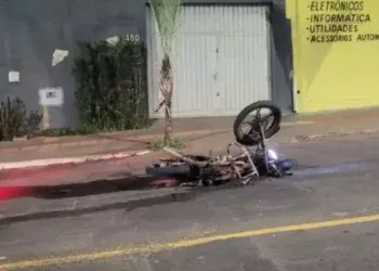 Vídeo: motorista bêbado e sem CNH avança sinal vermelho e mata motociclista no Jardim Seminário