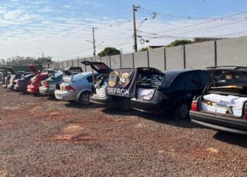 Polícia apreende veículos com contrabando avaliados em R$ 3.000.000,00