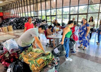 Campanha Seu Abraço Aquece arrecada mais de 180 mil peças para doações