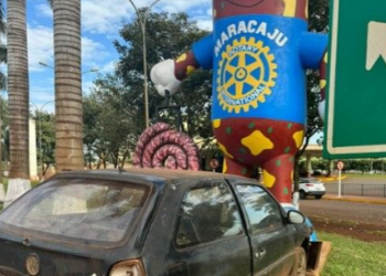 Motorista perde o controle de carro e “atropela” Linguicito em Maracaju