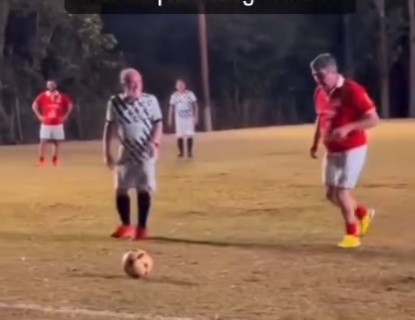 De boa na lagoa: Riedel não tem oposição nem no futebol e “pênalti Mandraque” tem gol do Gov