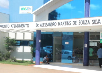 Esfaqueado pede socorro na UPA Vila Almeida