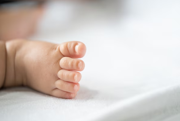 Bebê morre após ser amamentado na Capital