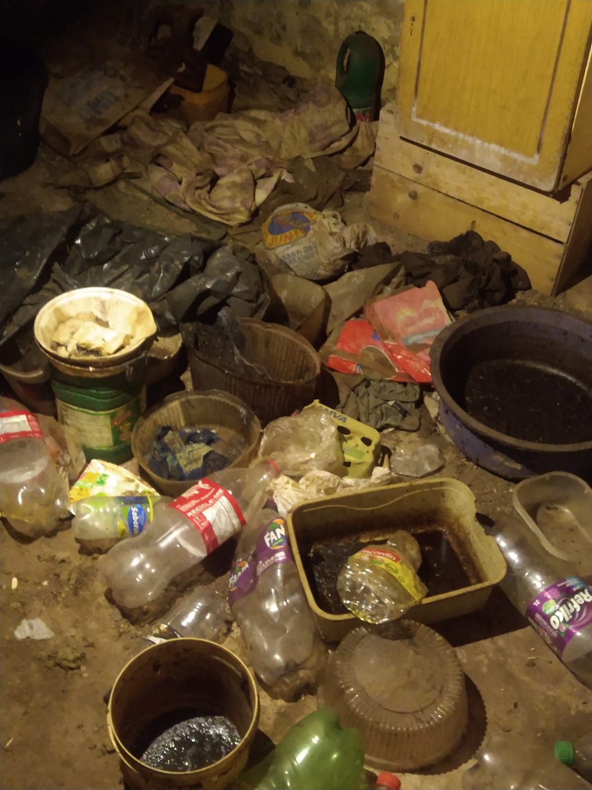 Vídeo: idosa que vivia em cárcere privado é resgatada de casa imunda no Jardim Colúmbia; marido alega esquizofrenia