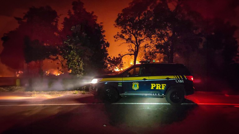 PRF monitora queimadas em áreas próximas a rodovias federais na região do Pantanal