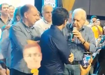 Ex-governador Puccinelli passa mal durante discurso de apoio a Beto Pereira 