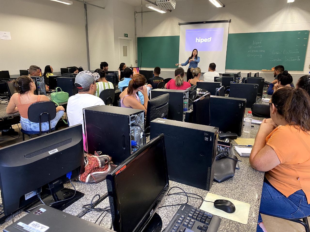 Prefeitura oferece cursos de capacitação profissional em bairros de Campo Grande