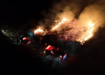 Esforços de combate a incêndios continuam durante a noite no Pantanal de Mato Grosso do Sul