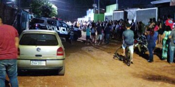 Vídeo: moradores invadem casa no Parque do Sol ‘caçando’ suposto casal que estaria sequestrando crianças 