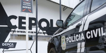 Mulher é presa por maus-tratos após agredir  criança em praça, em Anhanduí