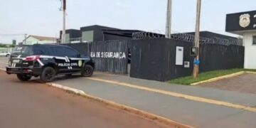 Após andar nu em praça pública homem é preso em Bataguassu