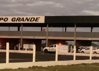 Vídeo: sem capacete, jovem m*rre ao fazer manobras em evento “ilegal” no Autódromo 