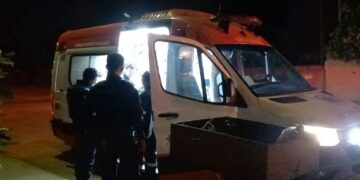 Dono de bar é esfaqueado após pegar mulher com outro