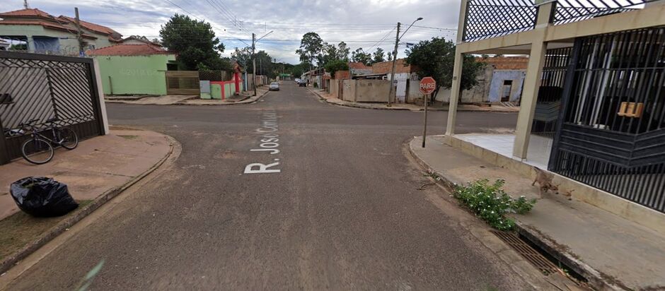 Homem é baleado nas costas por dois motociclistas no Jardim Pênfigo