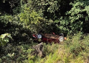 Motorista capota  Fusca e cai de  penhasco na MS-450, na região de Aquidauana