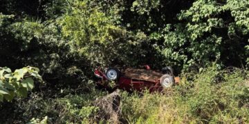 Motorista capota  Fusca e cai de  penhasco na MS-450, na região de Aquidauana