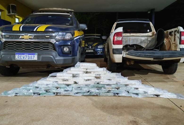 Polícia encontra mais de 50 kg de drogas dentro de Saveiro em Três Lagoas