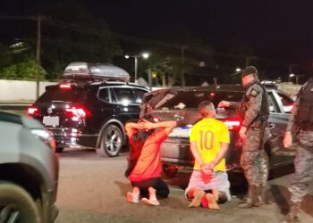 Passageiro armado é preso durante corrida de aplicativo na Duque de Caxias